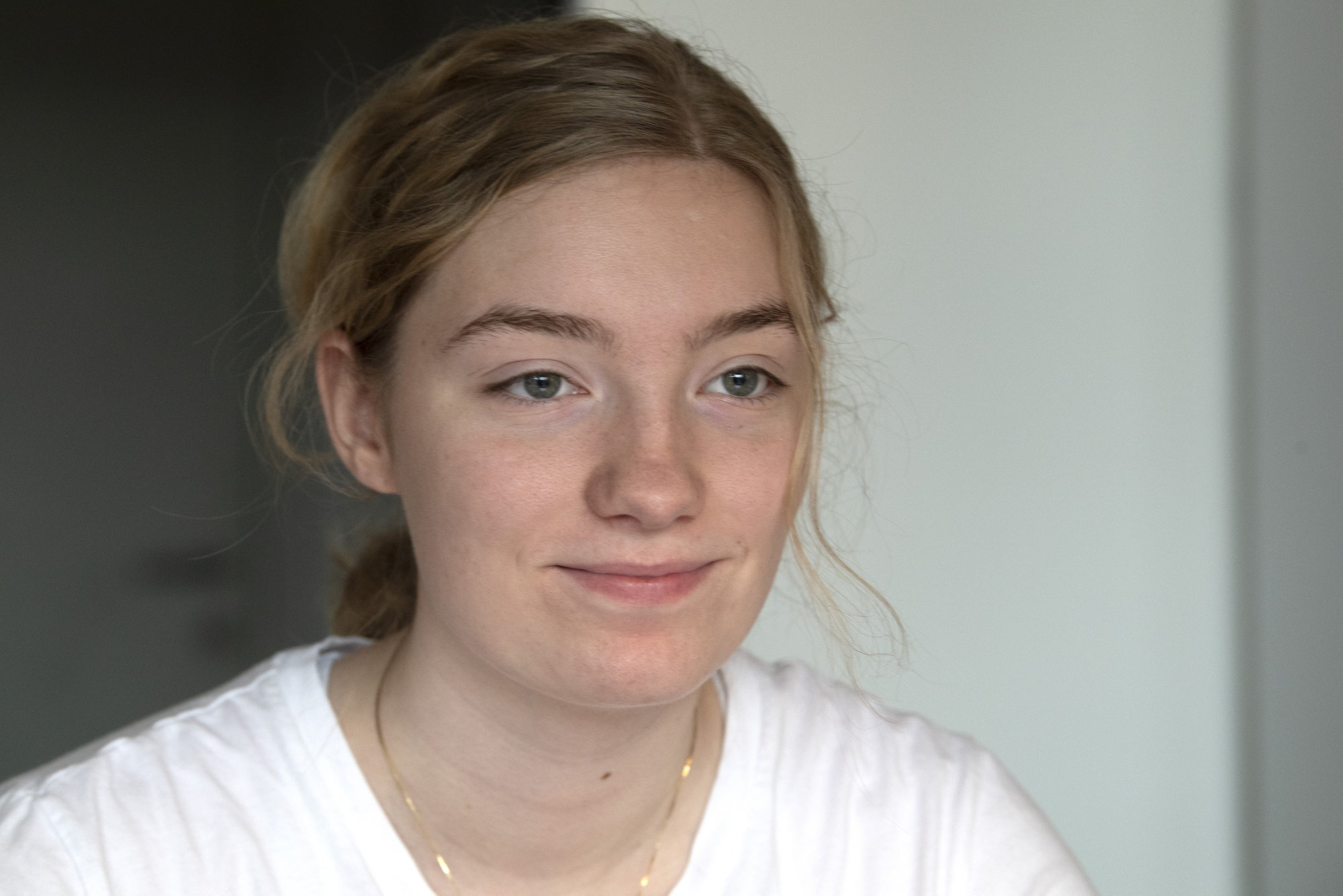 17-årige Asger Degn, der bor i Ravnkilde i Rebild Kommune må ikke tage i skole på HTX i Aars i Vesthimmerlands Kommune - derfor kan han regne med ekstra undervisning, når der engang lukkes op for kommunegrænserne